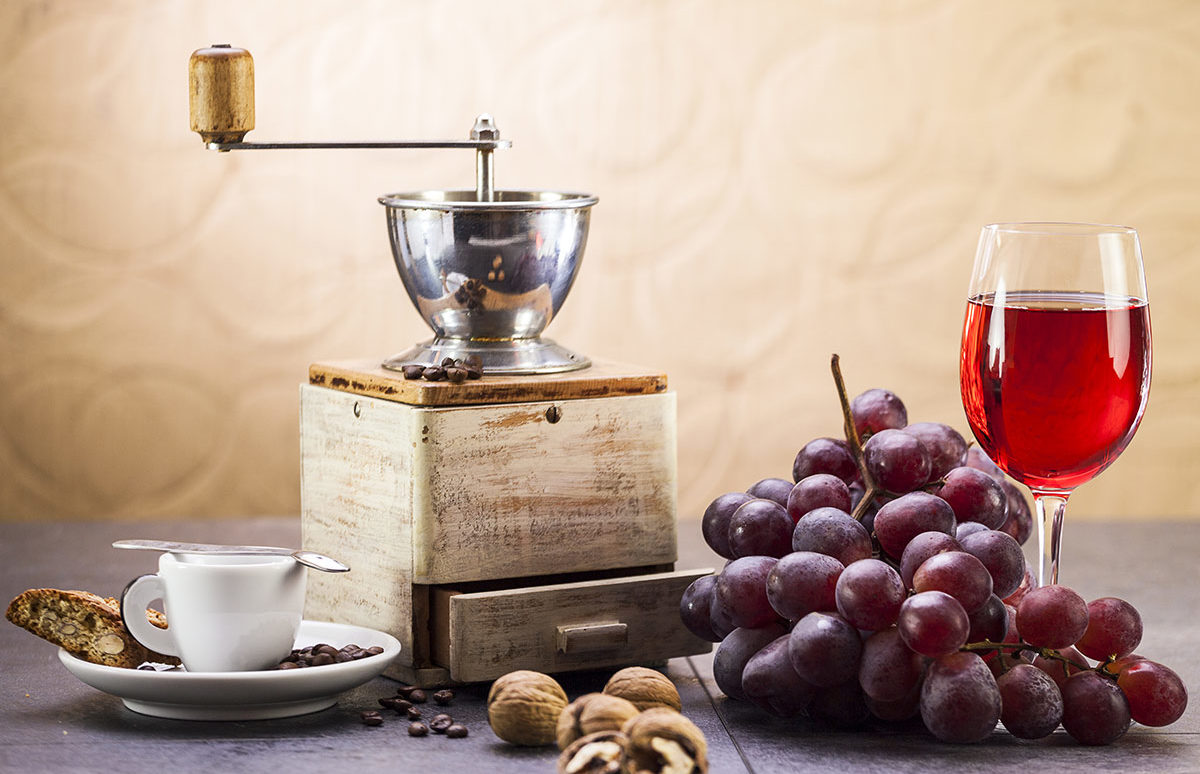 Vino e caffè possono davvero convivere? Ecco le ultime tendenze